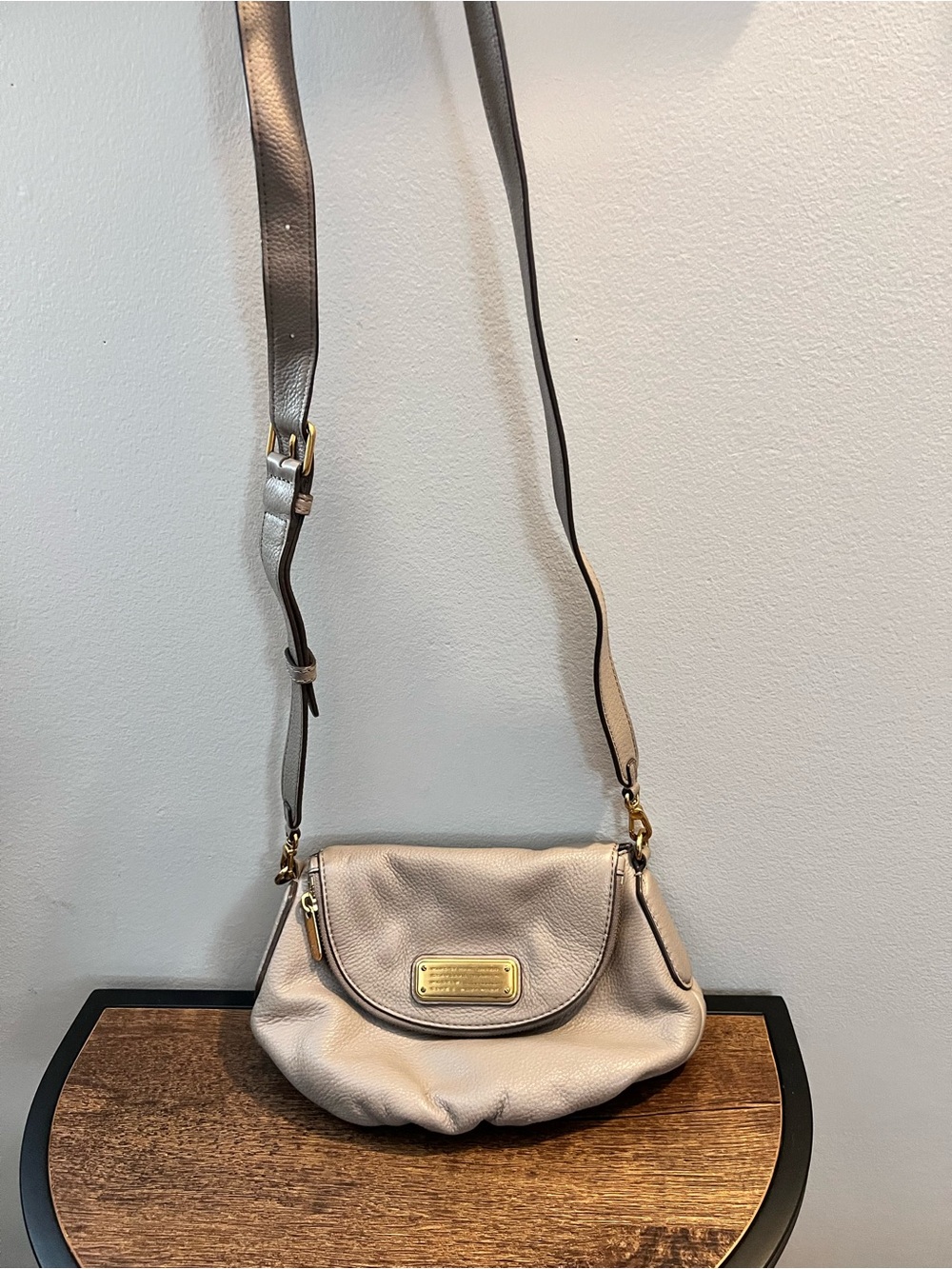 Marc By Marc Jacobs Pebbled Leather Crossbody in Light Beige with Gold Hardware